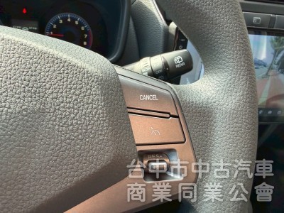 2023 A180自排 八人座 跑兩萬公里