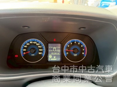 2023 A180自排 八人座 跑兩萬公里