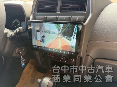 2023 A180自排 八人座 跑兩萬公里