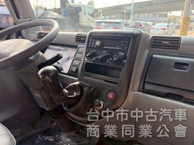 2010 堅達貨車 跑33萬多公里