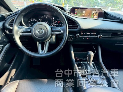 2022 Mazda3 跑三萬多