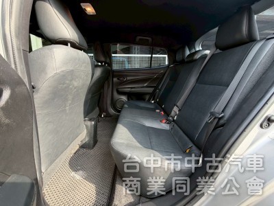 2019 Yaris 雅緻版 跑六萬多公里