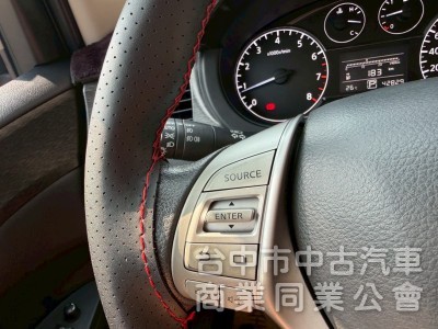 2017 iTiida 1.6旗艦 跑四萬多