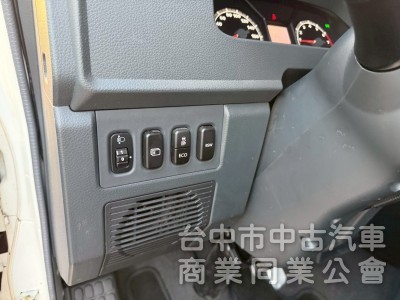 2023 得利卡廂型車 跑三萬多公里