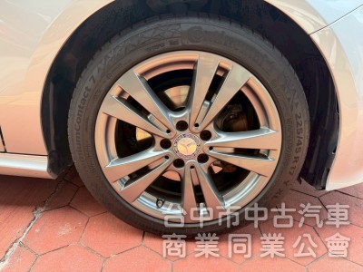 2015 A180 跑十萬多公里 原鈑件