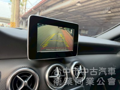 2015 A180 跑十萬多公里 原鈑件