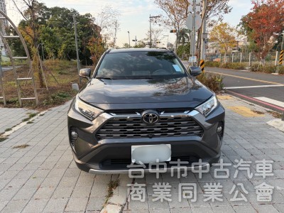 2019 Rav4 2.0旗艦跑三萬多