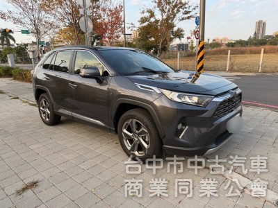 2019 Rav4 2.0旗艦跑三萬多