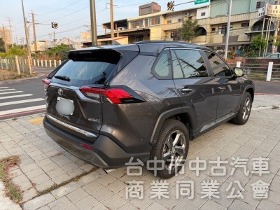 2019 Rav4 2.0旗艦跑三萬多