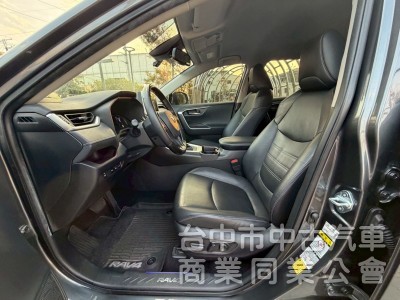 2019 Rav4 2.0旗艦跑三萬多
