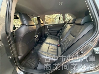 2019 Rav4 2.0旗艦跑三萬多