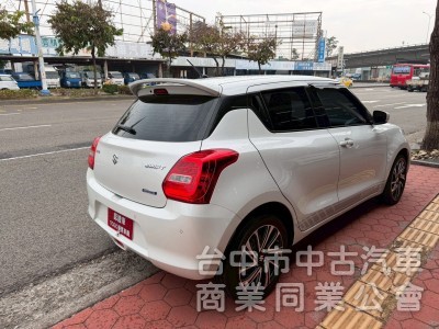 2022 Swift 1.2油電 跑五千多公里