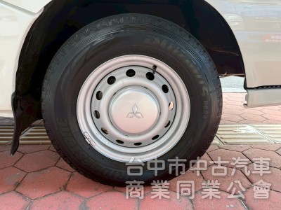 2023 得利卡廂型車 8人座自排