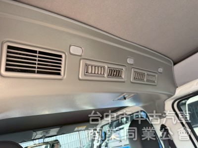 2023 得利卡廂型車 8人座自排