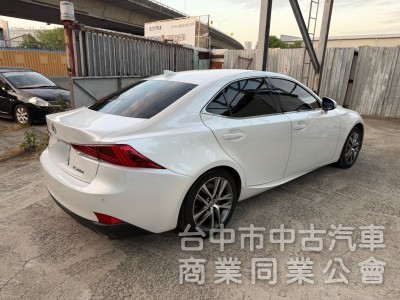2017領 IS200t小改跑八萬多公里