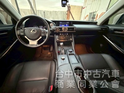2017領 IS200t小改跑八萬多公里