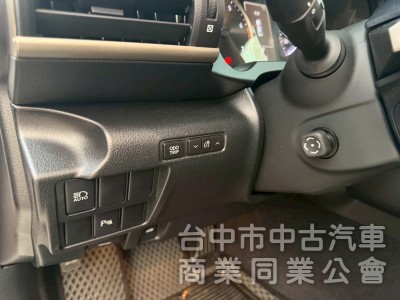 2017領 IS200t小改跑八萬多公里