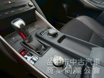 2017領 IS200t小改跑八萬多公里