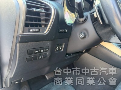 2015 NX200t旗艦跑八萬多公里