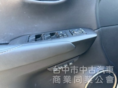 2015 NX200t旗艦跑八萬多公里