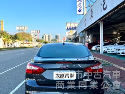 Ford Focus 4D 2014款 CVT 1.6運動型 實車實價 皮椅 定速 雙區恆溫 日行燈 代步車  4安氣囊