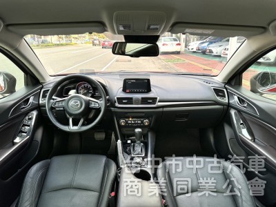 Mazda 3 2018款 自手排 2.0L 魂動馬3 GPS 一手車 尊榮安全款 4D 認證車 原版件 可全額貸