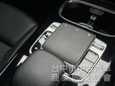 Mercedes-Benz A-Class A180 2020款 手自排 1.3L AMG 原鈑件 原廠保養 里程超少