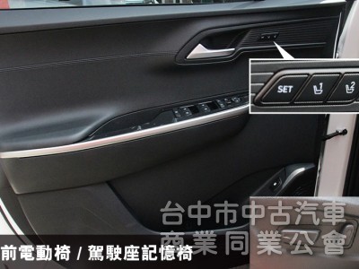 正23年領牌CUSTIN GLT-B VIP 全景天窗 四座通風加熱座椅 電動尾門 雙電動滑門 後座電動椅 ACC 盲點