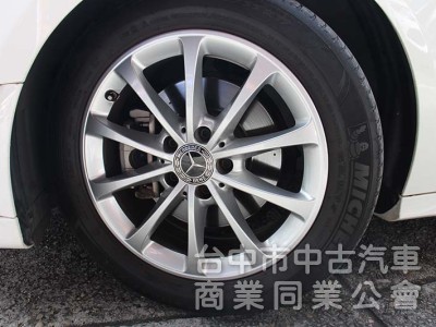 欲購從速快來看車✅保證只跑兩萬✅這樣的車況無從比較✅全車原鈑件✅AMG外觀套件✅ACC自動跟車✅環艙氣氛燈✅一手女用車