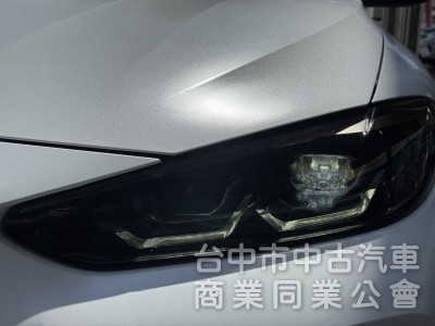 正22年出廠420I COUPE⭕全車消光白貼膜⭕小改款尾燈⭕原鈑件✅黃金眼大燈✅水晶排檔桿✅5AU輔助✅外觀空力套件✅