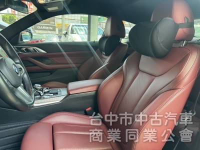 正22年出廠420I COUPE⭕全車消光白貼膜⭕小改款尾燈⭕原鈑件✅黃金眼大燈✅水晶排檔桿✅5AU輔助✅外觀空力套件✅