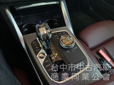正22年出廠420I COUPE⭕全車消光白貼膜⭕小改款尾燈⭕原鈑件✅黃金眼大燈✅水晶排檔桿✅5AU輔助✅外觀空力套件✅