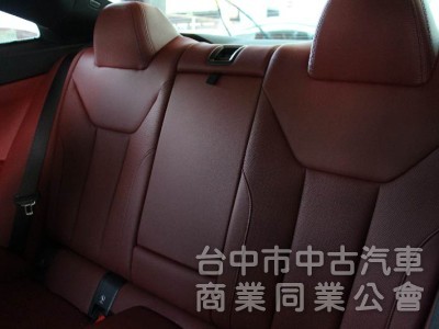 正22年出廠420I COUPE⭕全車消光白貼膜⭕小改款尾燈⭕原鈑件✅黃金眼大燈✅水晶排檔桿✅5AU輔助✅外觀空力套件✅