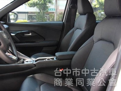 ✅正2025出廠⭕可全貸⭕現買省價差⭕就是新車✅液晶儀表✅無線carplay ✅電動椅✅電子後視鏡含紀錄✅電尾門