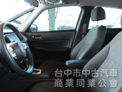 正2025出廠全台最低價⭕僅跑4000KM⭕全車原漆✅油電版✅實車實價刊登✅原廠保固中⭕摸門免鑰匙✅盲點偵測⭕新車利率