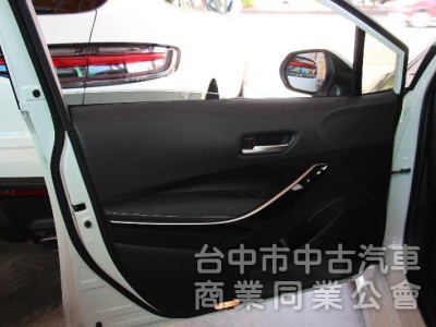 ⭕正25年出廠⭕油電豪華版✅無線CARPLAY✅倒車顯影✅盲點偵測✅全套免鑰匙✅全車原鈑件⭕全額貸⭕新車利率⭕原廠保固