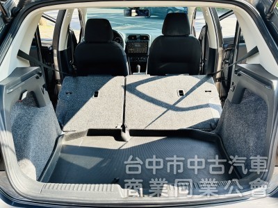 正2014/2出廠4月掛牌 灰配黑Volkswagen  Polo 1.6  已認證 正一手 無菸車 車庫車 里程準 原