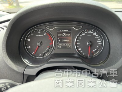 小改款 Audi A3 Sportback 30TFSI 金屬藍搭皮質與布織布黑內裝 正一手 原鈑件 低里程 無菸車 