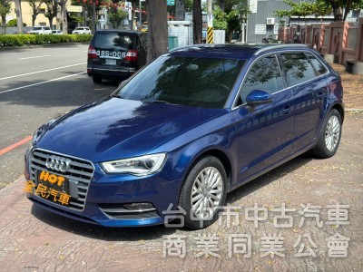 小改款 Audi A3 Sportback 30TFSI 金屬藍搭皮質與布織布黑內裝 正一手 原鈑件 低里程 無菸車 