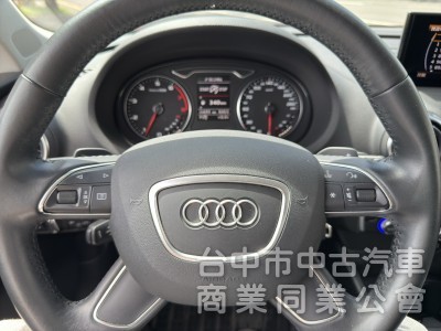 小改款 Audi A3 Sportback 30TFSI 金屬藍搭皮質與布織布黑內裝 正一手 原鈑件 低里程 無菸車 