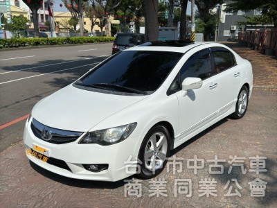 本田頂級K12小改款civic1.8 VTi-S 白車身搭黑內裝 全原廠無改裝 原鈑件 里程保證 已認證 無菸車