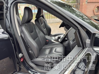 正2013/6月出廠8月掛牌 VOLVO XC60 T5 豪華版 正ㄧ手 原鈑件 資料完整無缺 車庫車 無菸車 內裝美 