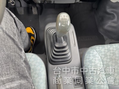 ERYCA 1.3 手排 框式 入檔 檔檔順暢 底盤安靜無異音 一手車 內裝乾淨 車況很健康
