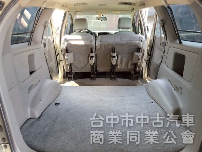 2011年 Innova 2.7L 可領貨車牌，一年稅金1.3萬，里程12萬，皮椅，鋁圈，一手車，冷氣冷，車況好，大空間