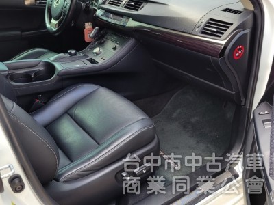 2020年式 Ct200h 1800cc 油電 白色 小改款，一手車，原廠保養，原廠Acc跟車系統，車道偏離輔助