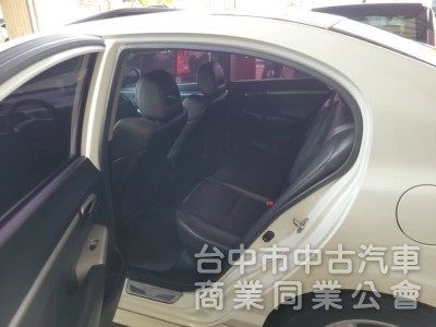 2010年 喜美8代 K12 小改款 1.8L 天窗，恆溫，快撥，RR包，引擎周邊跟底盤都整理好，回去不用在花錢