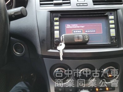 2010 年 馬三 2.0L 五門 一手車，ikey，恆溫，皮椅，定速，月付2000，操控佳，動力強。