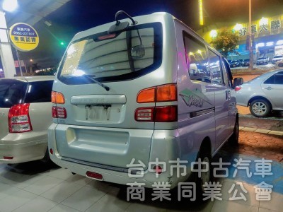 2009年12月 凌利 1.2CC 八人座 ，里程18萬，冷氣整理好，可貸款