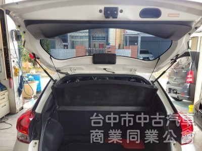 2020 年 yaris 鋁圈，皮椅，原鈑件，最後一代小鴨，省油省稅又好看。