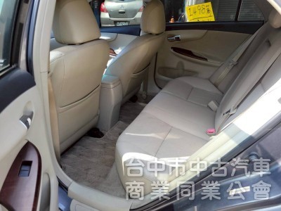2010 年 10.5代 altis 小改款，恆溫，定速，七速變速箱，車內乾淨無抽菸。